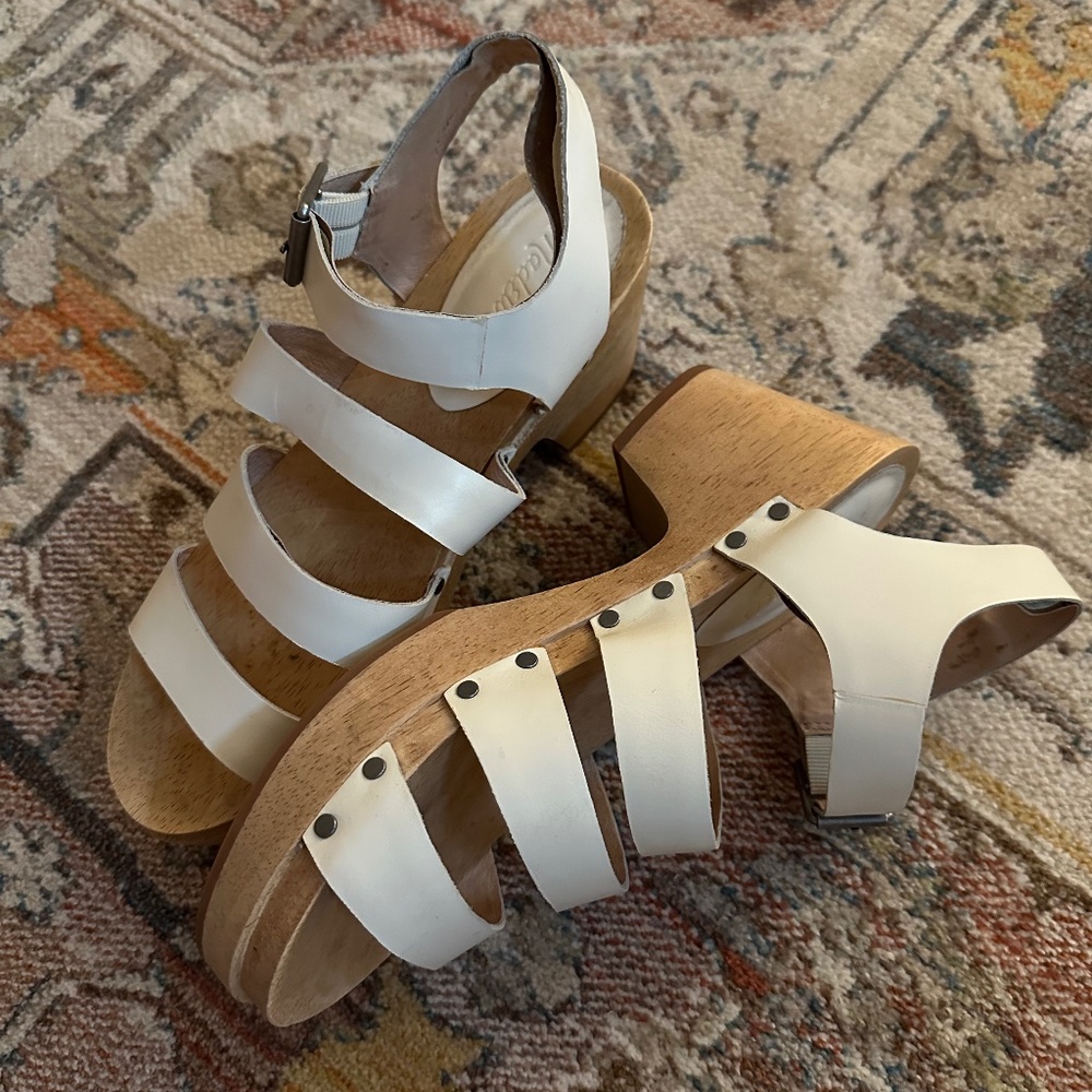 Madewell Sigrid Leather Clogs